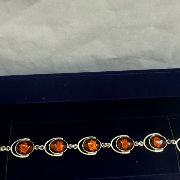 Vintage hand carved Amber Balkan sterling bracelet - Picture 2 of 5